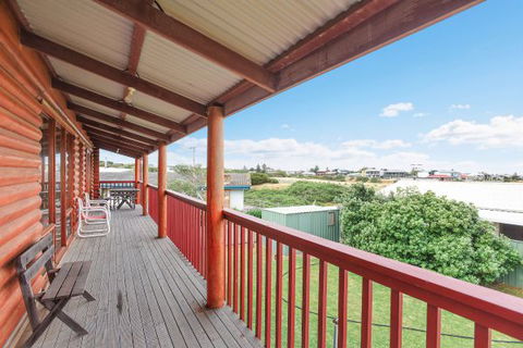 Sam's - Accommodation Kalgoorlie 0