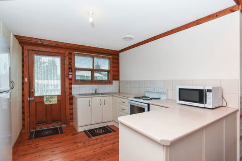 Sam's - Accommodation Kalgoorlie 4