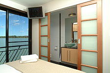 Whitewater Houseboat - Accommodation Kalgoorlie 1