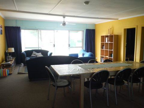 Sea-Esther - Accommodation Kalgoorlie 0