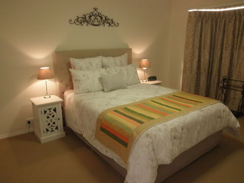 C&C's Bed And Breakfast - Accommodation Kalgoorlie 2