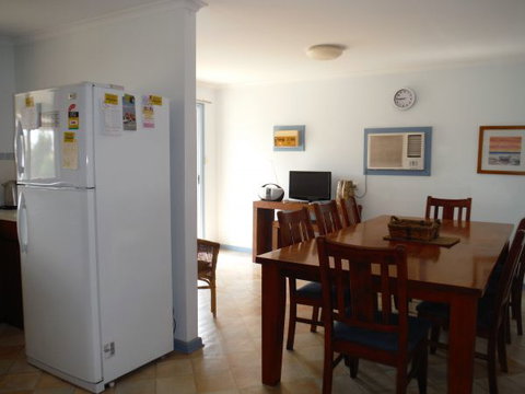 Wallaroo Waves - Accommodation Kalgoorlie 2