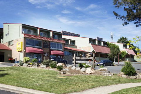 Aspire Alpine Gables And Brumby Bar - Accommodation Kalgoorlie 0