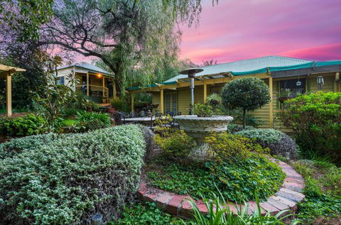 Bendigo Cottages Bed And Breakfast - Accommodation Kalgoorlie 0