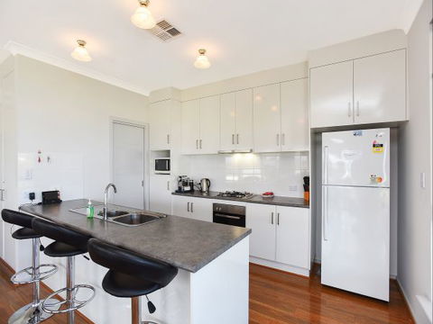 BEAUMONT HOUSE - Accommodation Kalgoorlie 4