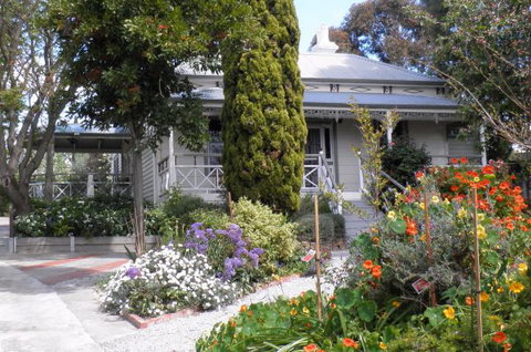 Fairbank House - Accommodation Kalgoorlie 0
