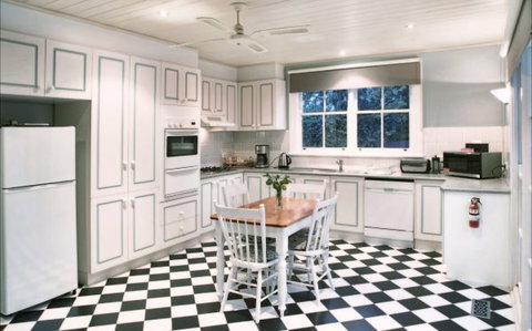 Fairbank House - Accommodation Kalgoorlie 4