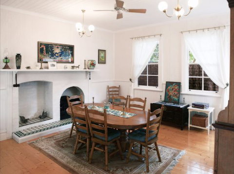 Fairbank House - Accommodation Kalgoorlie 5