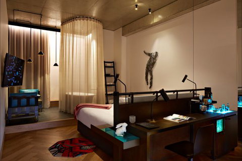 QT Melbourne - Accommodation Kalgoorlie 0
