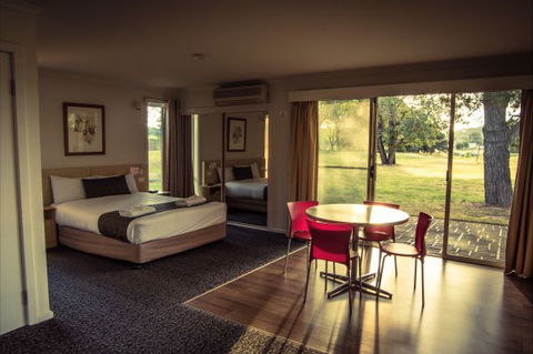 Yowani Country Club - Accommodation Kalgoorlie 0