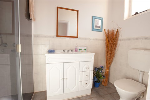 Black Jack Get-A-Way - Nana's Home - Accommodation Kalgoorlie 2