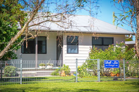 Dell-Lee Cottage - Accommodation Kalgoorlie 0