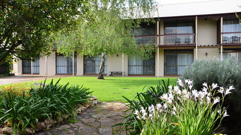 Coonawarra Motor Lodge - Accommodation Kalgoorlie 0