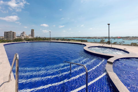 Meriton Suites Southport - Accommodation Kalgoorlie 2