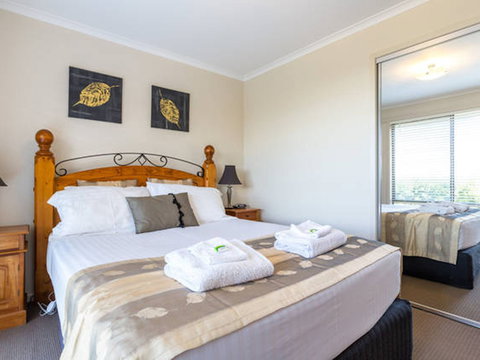 Mirramar House - Accommodation Kalgoorlie 2