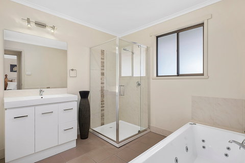 Mirramar House - Accommodation Kalgoorlie 3