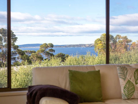 Mirramar House - Accommodation Kalgoorlie 9