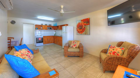 Sky View Units - Accommodation Kalgoorlie 2