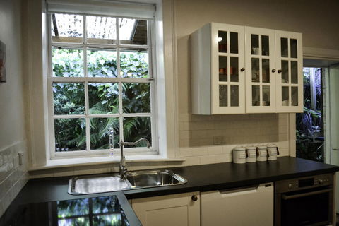 Surgeons Cottage - Accommodation Kalgoorlie 2