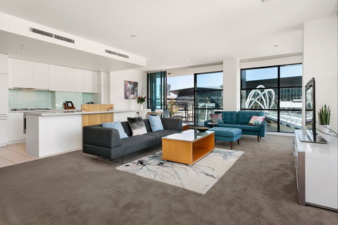 Waterfront Melbourne Apartments - Accommodation Kalgoorlie 2