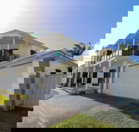 Flexi Five- Belmont - Accommodation Kalgoorlie