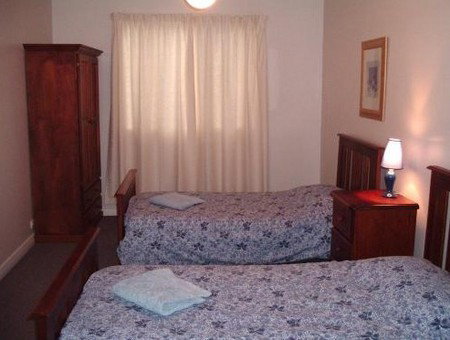About Town Cottages - Accommodation Kalgoorlie 2