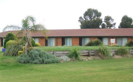 Berrigan Golf Club Motel - Accommodation Kalgoorlie 0