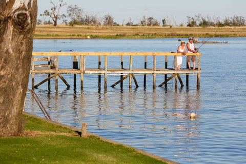 DC On The Lake - Accommodation Kalgoorlie 1