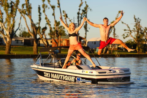DC On The Lake - Accommodation Kalgoorlie 2
