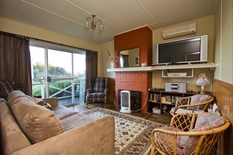 Lady Barron Holiday Home - Accommodation Kalgoorlie 2