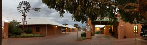 Mud Hut Motel - Accommodation Kalgoorlie 0