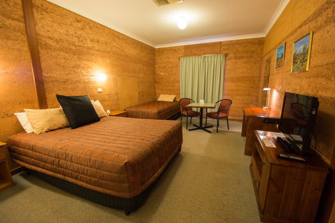 Mud Hut Motel - Accommodation Kalgoorlie 2
