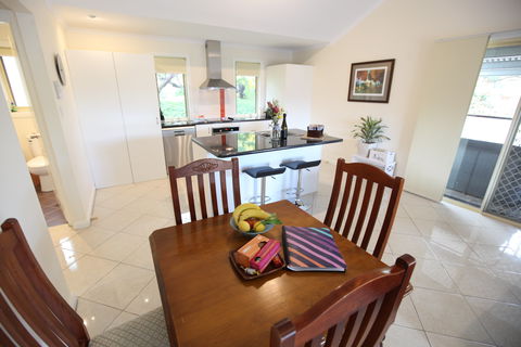 One Tree Bed And Breakfast: The Suite And The Retreat - Accommodation Kalgoorlie 1