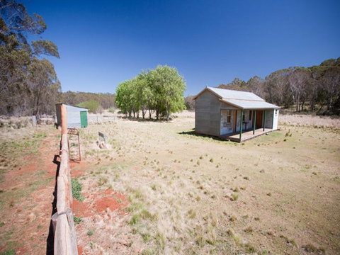 Brackens Hut - Accommodation Kalgoorlie 0