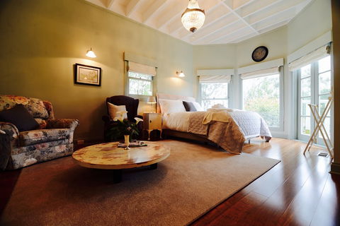 Highview House - Accommodation Kalgoorlie 2