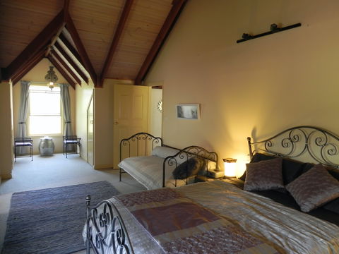 Longbeach Clifftop Retreat - Accommodation Kalgoorlie 1