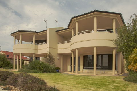 Monterey Waters 27A - Accommodation Kalgoorlie 2