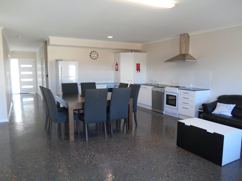 Red Door Retreat - Accommodation Kalgoorlie 1
