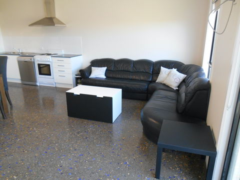 Red Door Retreat - Accommodation Kalgoorlie 2