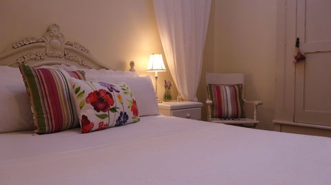The Globe Inn - Accommodation Kalgoorlie 0