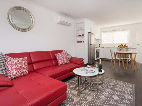 Understated Elegance - Affordable Luxury - Accommodation Kalgoorlie 0