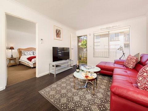 Understated Elegance - Affordable Luxury - Accommodation Kalgoorlie 1