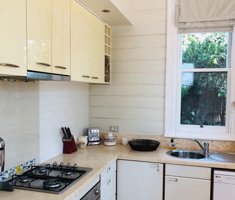 1880s Kananook Heritage House - Accommodation Kalgoorlie 2