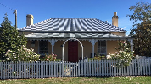 Bellamona - Cosy Georgian Cottage - Accommodation Kalgoorlie 0