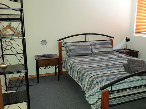 Blue Manna Waters – Apartment A - Accommodation Kalgoorlie 1