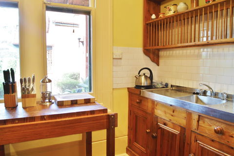 Buxton Manor - Garden And Loft Apartment - Accommodation Kalgoorlie 2