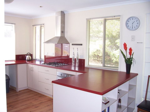 Century 21 SouthCoast: All Decked Out - Accommodation Kalgoorlie 2