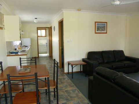 Dolphin Sands Holiday Villas - Accommodation Kalgoorlie 2