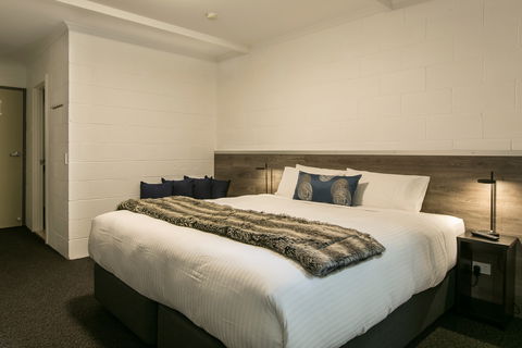 Falls Creek Hotel - Accommodation Kalgoorlie 2