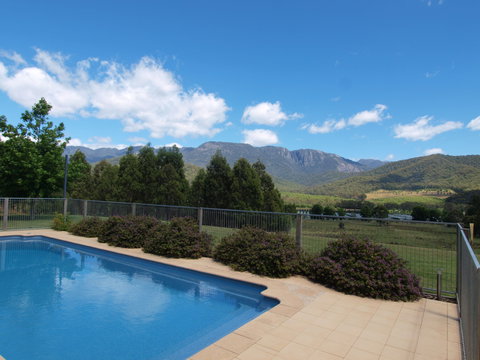 Mad On The Buckland - Accommodation Kalgoorlie 2